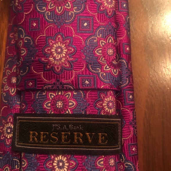 Jos A Banks new tie - Picture 3 of 3